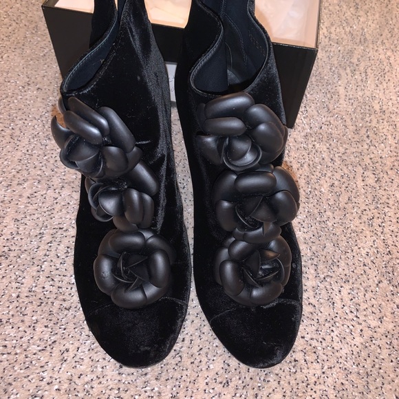 CHANEL women’s velvet booties Euro size 38 (US 8) - Picture 1 of 8